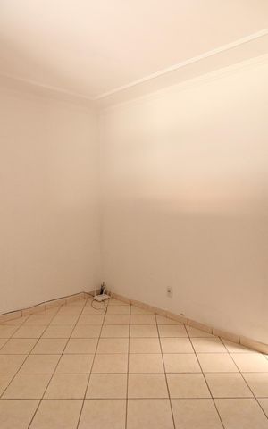 Casa para alugar com 130m², 2 quartos e 2 vagasSala