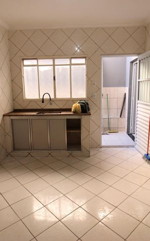 Casa para alugar com 130m², 2 quartos e 2 vagasCozinha