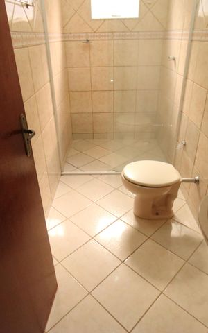 Casa para alugar com 130m², 2 quartos e 2 vagasBanheiro Social