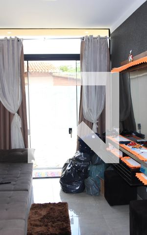 Casa para alugar com 90m², 3 quartos e 3 vagasSala
