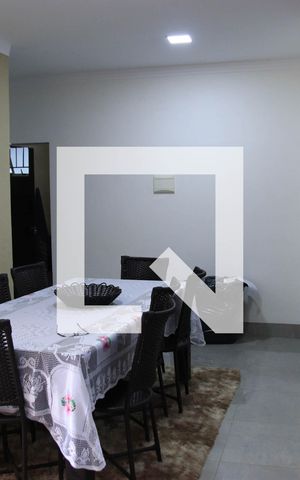 Casa para alugar com 90m², 3 quartos e 3 vagasSala