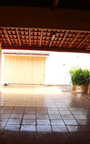 Casa à venda com 330m², 4 quartos e 3 vagasGaragem