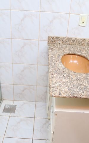 Casa à venda com 330m², 4 quartos e 3 vagasBanheiro 1