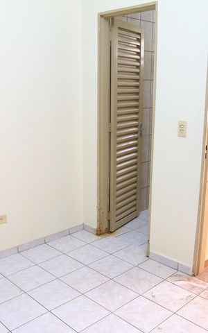 Casa à venda com 330m², 4 quartos e 3 vagasSuíte