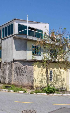 Casa à venda com 180m², 3 quartos e 3 vagasFachada