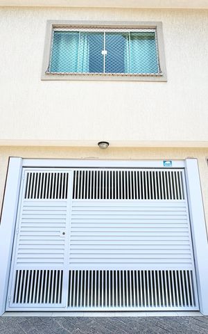 Casa de condomínio à venda com 118m², 2 quartos e 2 vagas Casa de condomínio à venda com 118m², 2 quartos e 2 vagasFachada