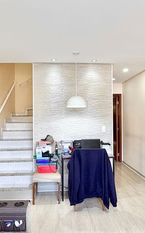 Casa de condomínio à venda com 118m², 2 quartos e 2 vagas Casa de condomínio à venda com 118m², 2 quartos e 2 vagasSala