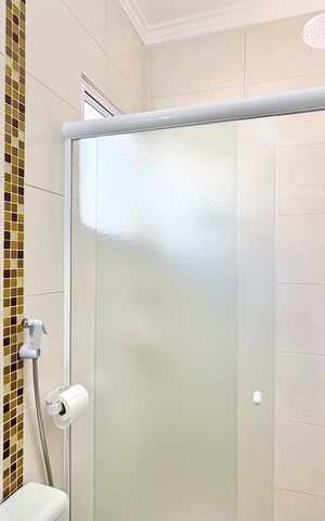 Casa de condomínio à venda com 118m², 2 quartos e 2 vagas Casa de condomínio à venda com 118m², 2 quartos e 2 vagasBanheiro da Suíte 1
