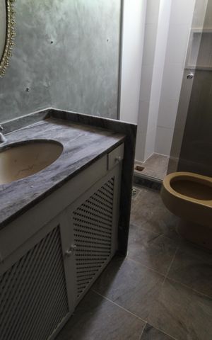 Casa para alugar com 450m², 4 quartos e 4 vagasBanheiro Social