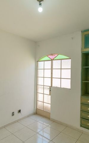 Casa de condomínio à venda com 180m², 4 quartos e 1 vaga