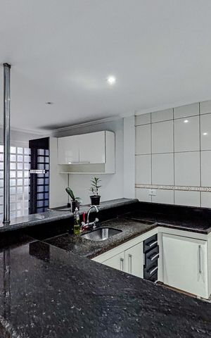 Casa para alugar com 200m², 3 quartos e 2 vagasCozinha