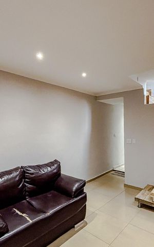 Casa para alugar com 200m², 3 quartos e 2 vagasSala