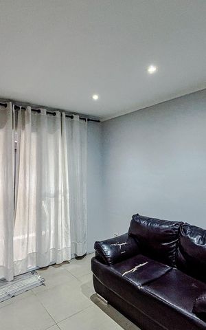Casa para alugar com 200m², 3 quartos e 2 vagasSala
