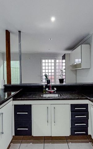 Casa para alugar com 200m², 3 quartos e 2 vagasCozinha