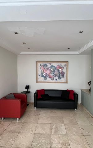 Apartamento à venda com 77m², 2 quartos e 1 vagaÁrea comum