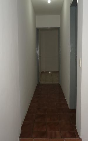 Casa para alugar com 68m², 2 quartos e sem vagaCorredor
