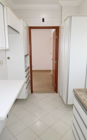Apartamento para alugar com 78m², 2 quartos e 2 vagasCozinha