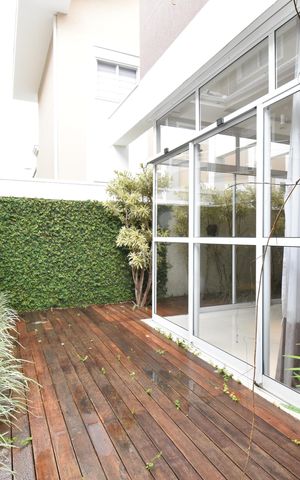 Casa de condomínio para alugar com 220m², 4 quartos e 3 vagasQuintal