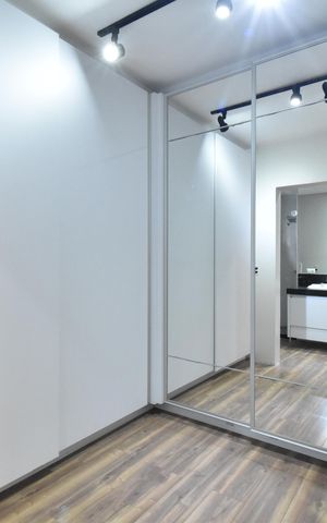 Casa de condomínio para alugar com 220m², 4 quartos e 3 vagasCloset Suíte 1