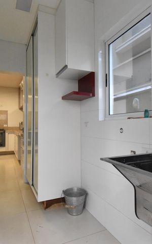 Casa de condomínio para alugar com 220m², 4 quartos e 3 vagasÁrea de serviço