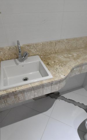 Casa de condomínio para alugar com 220m², 4 quartos e 3 vagasBanheiro Suíte 2