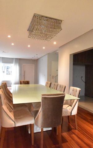 Casa de condomínio para alugar com 220m², 4 quartos e 3 vagasSala 1