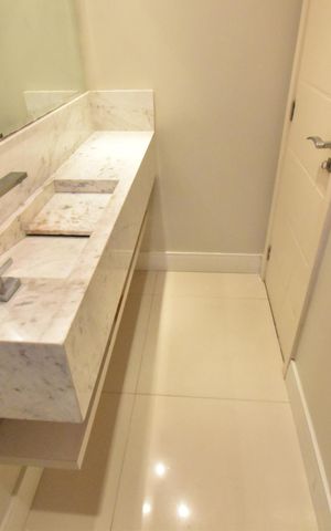 Casa de condomínio para alugar com 220m², 4 quartos e 3 vagasLavabo