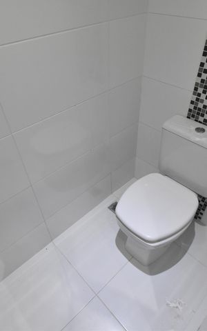 Casa de condomínio para alugar com 220m², 4 quartos e 3 vagasBanheiro Suíte 1