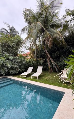 Casa de condomínio à venda com 250m², 4 quartos e 4 vagasÁrea externa