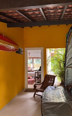 Casa de condomínio à venda com 250m², 4 quartos e 4 vagasÁrea externa