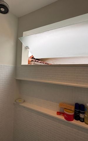 Casa de condomínio à venda com 250m², 4 quartos e 4 vagasSuíte - Banheiro