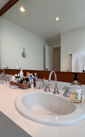 Casa de condomínio à venda com 250m², 4 quartos e 4 vagasSuíte - Banheiro