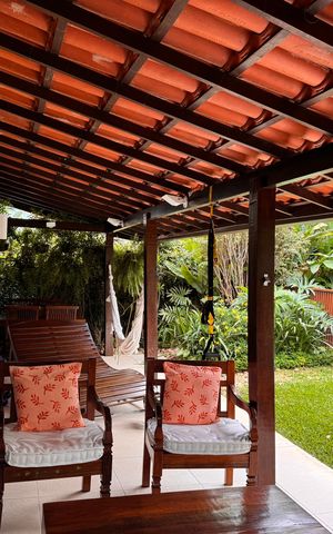 Casa de condomínio à venda com 250m², 4 quartos e 4 vagasÁrea externa