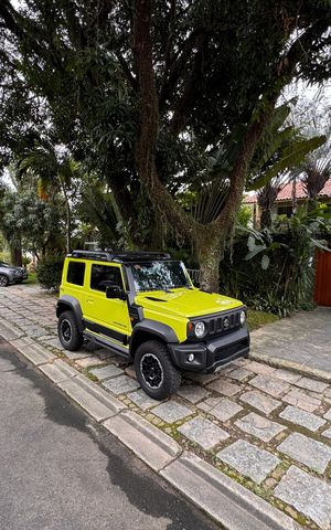 Casa de condomínio à venda com 250m², 4 quartos e 4 vagasFachada