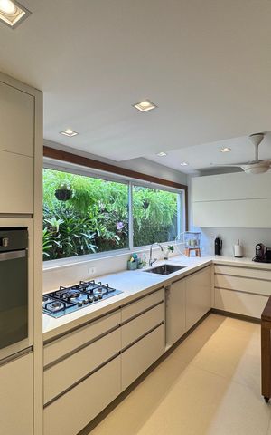 Casa de condomínio à venda com 250m², 4 quartos e 4 vagasCozinha e Área de Serviço