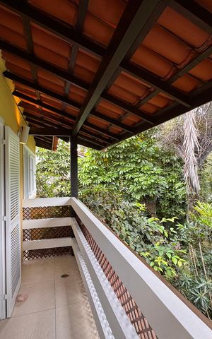 Casa de condomínio à venda com 250m², 4 quartos e 4 vagasVaranda