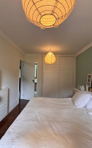 Casa de condomínio à venda com 250m², 4 quartos e 4 vagasSuíte
