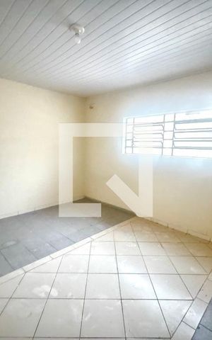 Casa para alugar com 150m², 4 quartos e 8 vagas