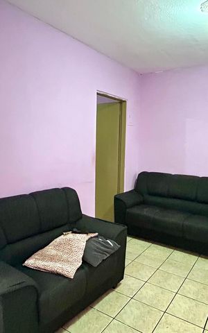 Casa para alugar com 125m², 2 quartos e 1 vaga Casa para alugar com 125m², 2 quartos e 1 vagaSala