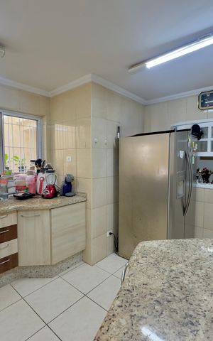 Casa à venda com 147m², 3 quartos e 3 vagas Casa à venda com 147m², 3 quartos e 3 vagasCozinha