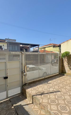 Casa à venda com 147m², 3 quartos e 3 vagas Casa à venda com 147m², 3 quartos e 3 vagasQuintal
