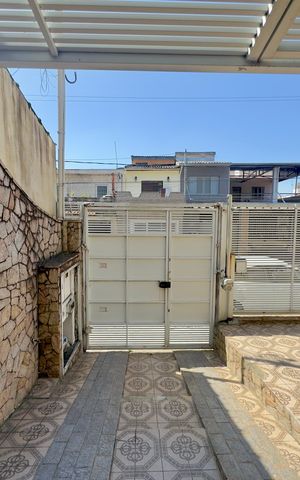 Casa à venda com 147m², 3 quartos e 3 vagas Casa à venda com 147m², 3 quartos e 3 vagasQuintal