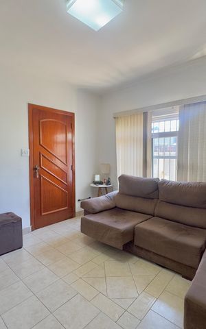 Casa à venda com 147m², 3 quartos e 3 vagas Casa à venda com 147m², 3 quartos e 3 vagasSala