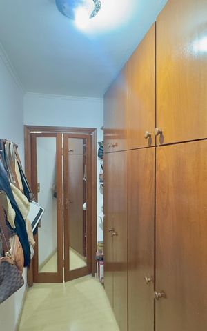 Casa à venda com 147m², 3 quartos e 3 vagas Casa à venda com 147m², 3 quartos e 3 vagasCloset quarto 1