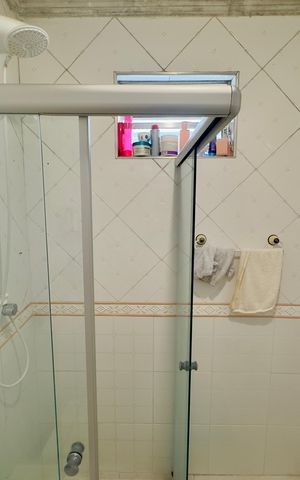 Casa à venda com 147m², 3 quartos e 3 vagas Casa à venda com 147m², 3 quartos e 3 vagasBanheiro da Suíte 3