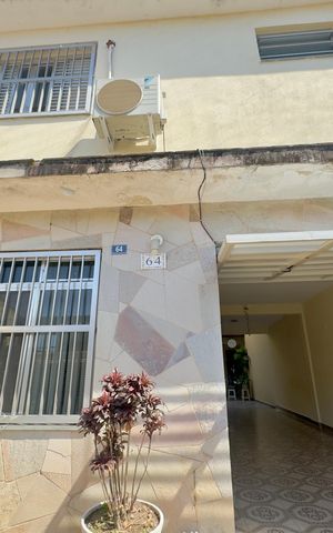 Casa à venda com 147m², 3 quartos e 3 vagas Casa à venda com 147m², 3 quartos e 3 vagasÁrea externa