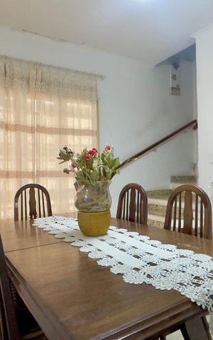 Casa à venda com 147m², 3 quartos e 3 vagas Casa à venda com 147m², 3 quartos e 3 vagasSala de Jantar
