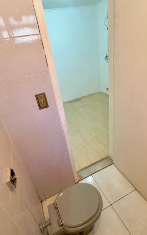 Casa à venda com 147m², 3 quartos e 3 vagas Casa à venda com 147m², 3 quartos e 3 vagasBanheiro da Suíte 2