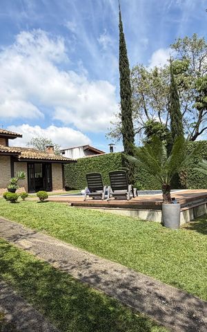 Casa de condomínio para alugar com 600m², 3 quartos e 8 vagas