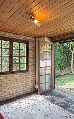Casa de condomínio para alugar com 600m², 3 quartos e 8 vagas